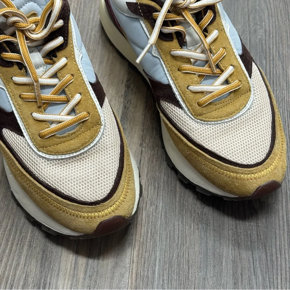Hoff these shoes